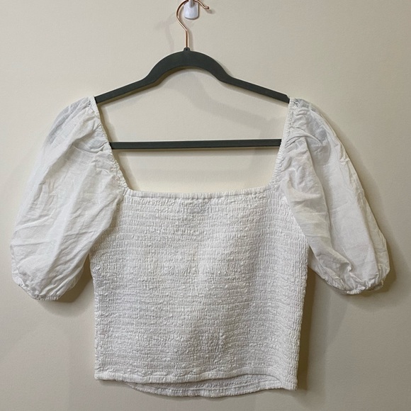 White shirt with puff sleeves - Picture 2 of 2